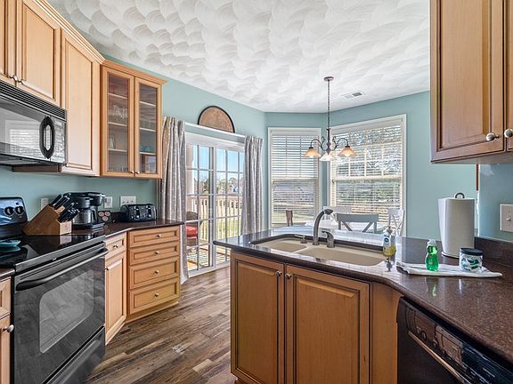 3rd image of 270 Old Course Loop