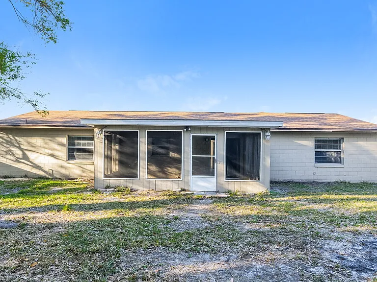 620 Riverwoods Cir — Photo 16