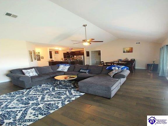 5th image of 360 Vineland Place Dr