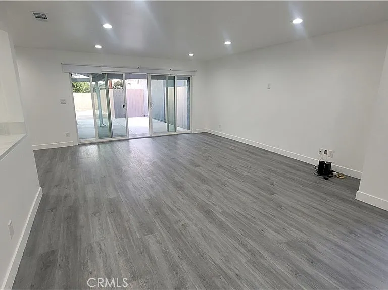 1605 E Santa Ana St — Photo 8