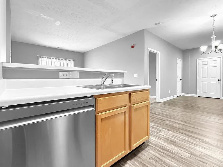 Cross Lake Apartments — Photo 154