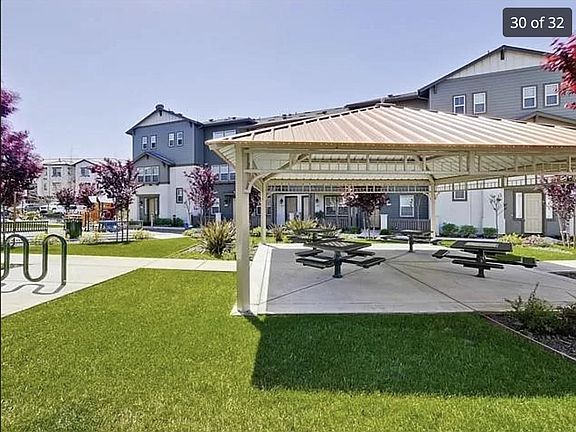 3rd image of 2083 Vincenzo Walkway