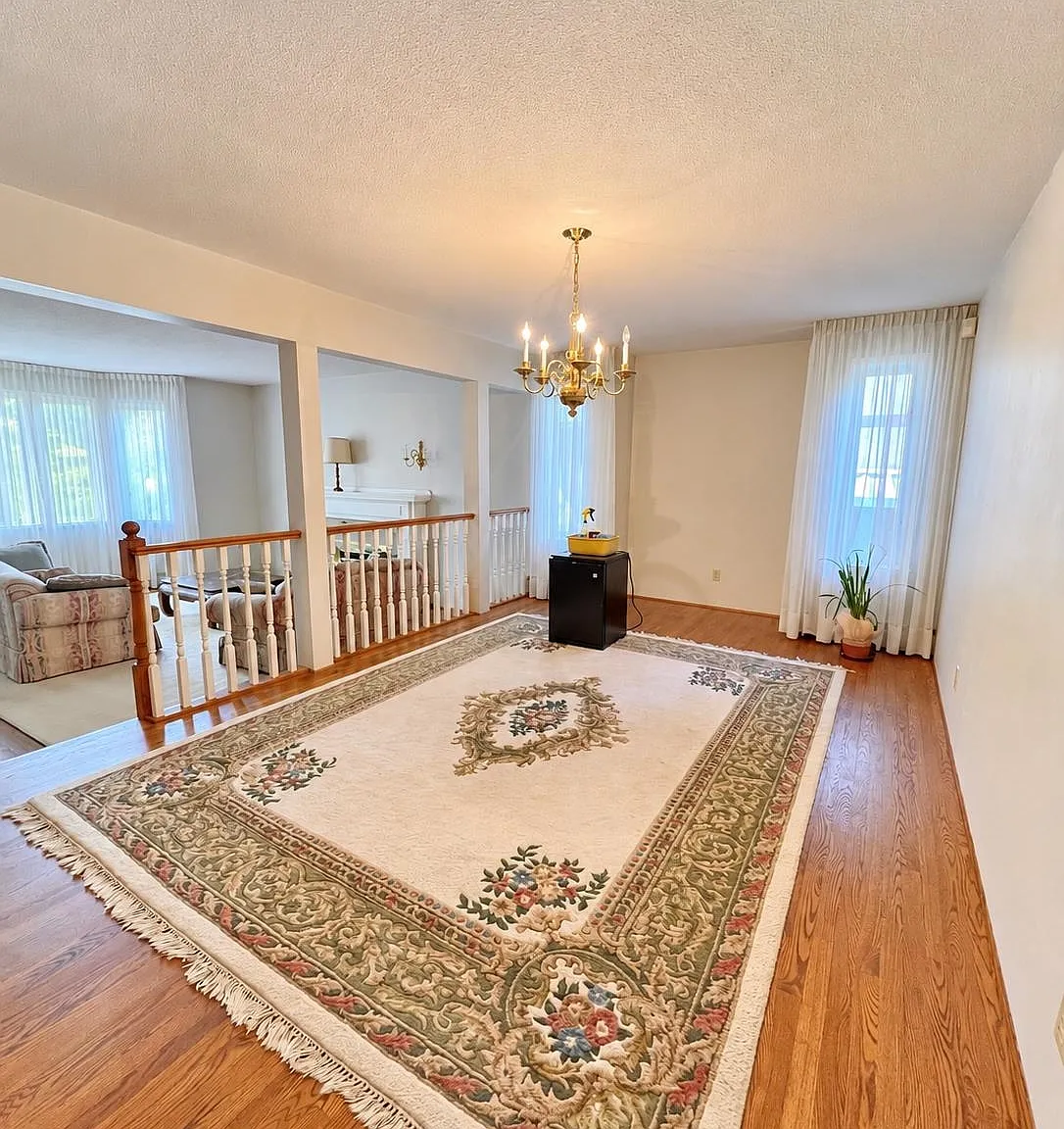 4 bed, 3515 sqft, $5,300 — Photo 2