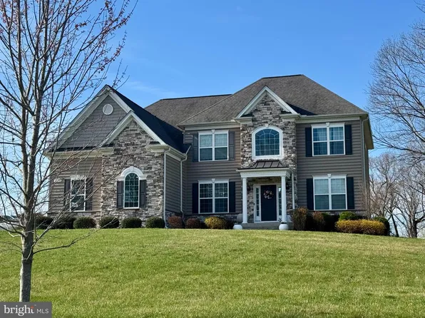 12732 Legacy Dr, Dunkirk, MD 20754