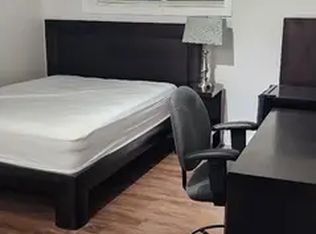 32 Lake Rdg #1A, Olds, AB T4H1W6