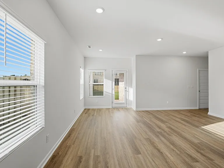 6141 Feather Way SE — Photo 7