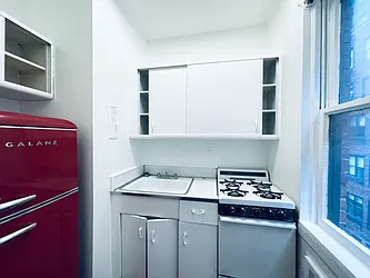 Rented by Luxian International Realty LLC