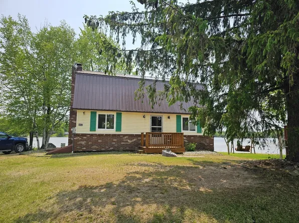5652 Lakeside Dr, Gladwin, MI 48624