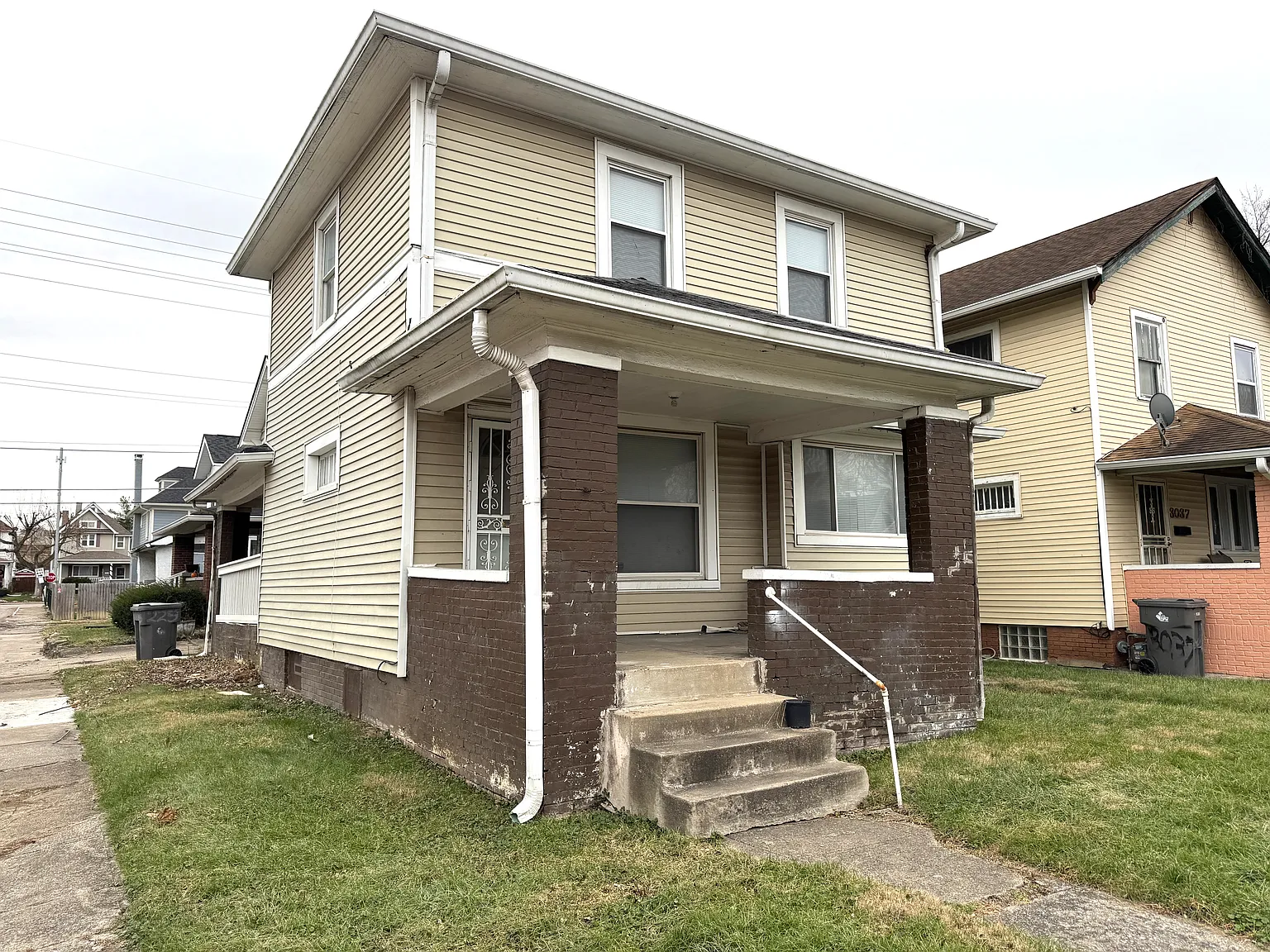 225 W 31st St photo 1