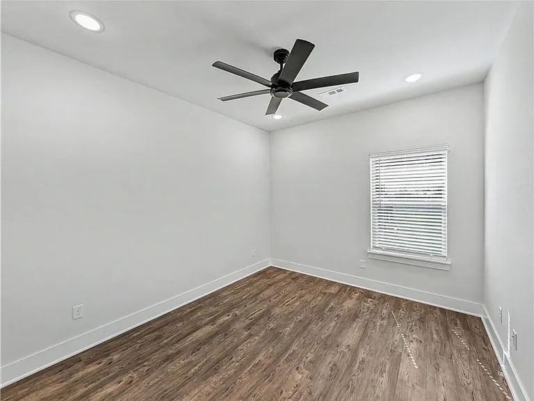 24 Cromarty Dr — Photo 15