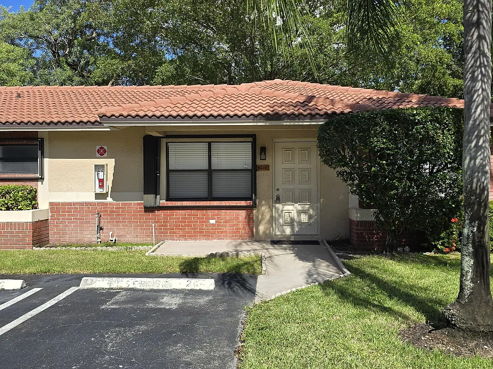 9611 NW 4th St #2C