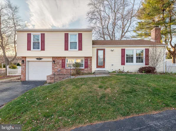 125 Deerfield Pl, Frederick, MD 21702