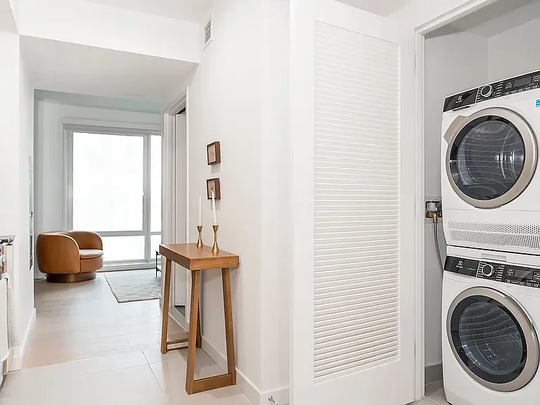 975 Nostrand Ave #909 — Photo 2