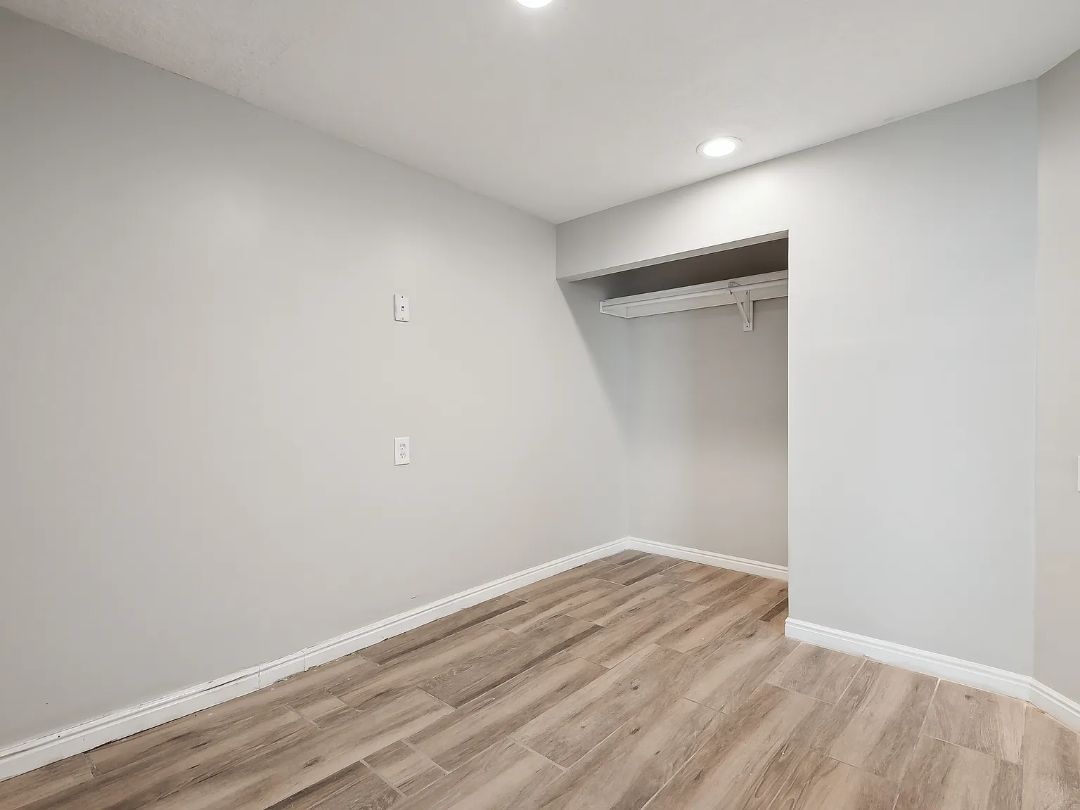 2 bed, 1000 sqft, $1,375 — Photo 4