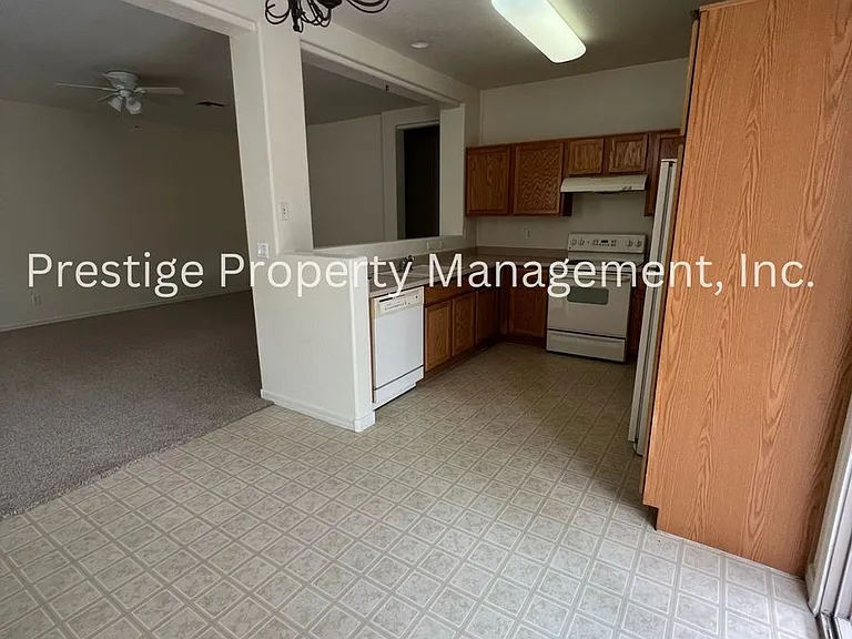81 W Calle Guija — Photo 3
