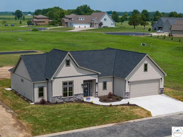 109 NE 2195 Private Rd, Clinton, MO 64735