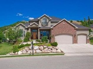 193 S Club House Ct, North Salt Lake, UT 84054