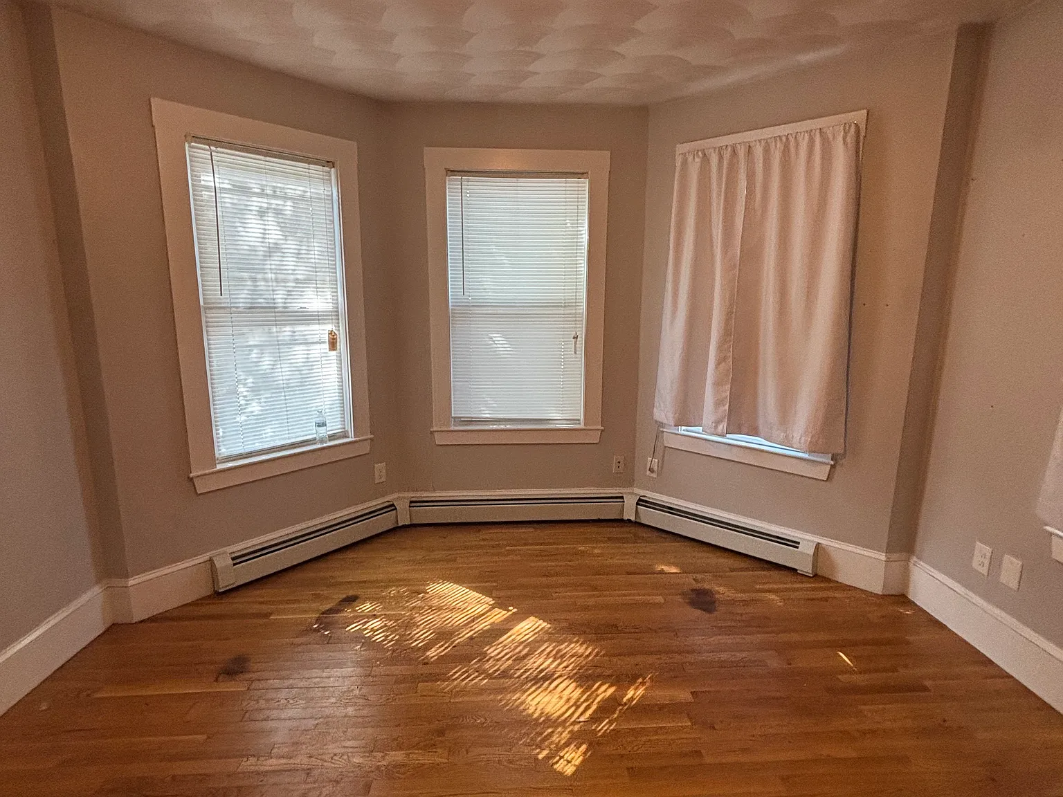 1 bed, $2,100 — Photo 3