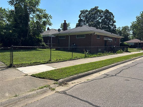 5th image of 12930 Hazelton St