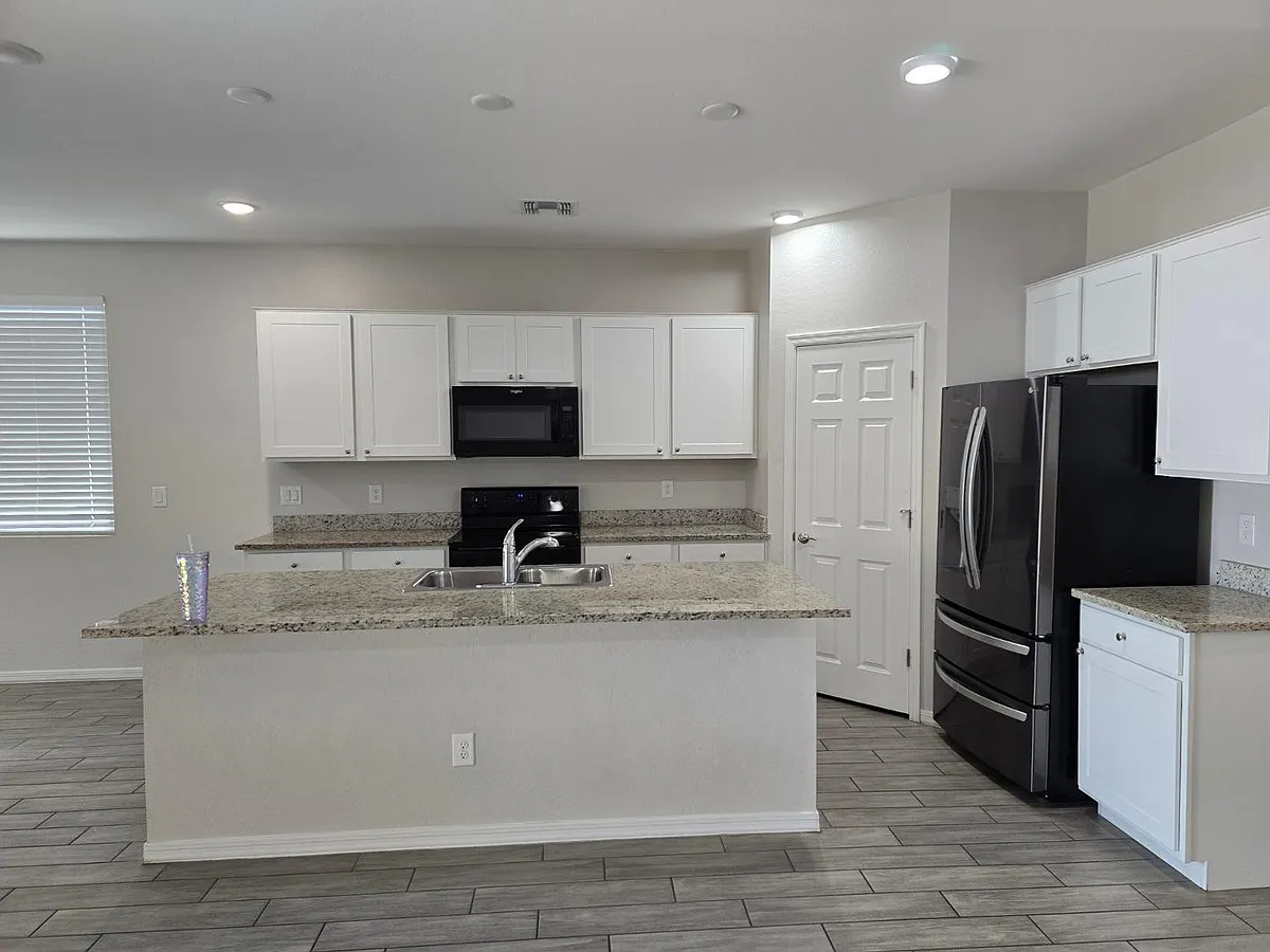 Building Photo - 4523 S 108th Ave