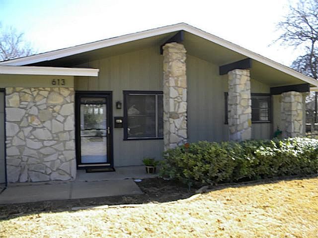1st image of 613 Palomino Ct