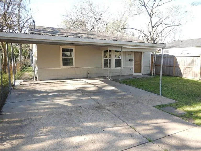4218 Buck St — Photo 1