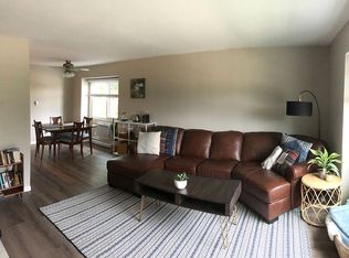 17 N Craig Pl APT 2S, Lombard, IL 60148