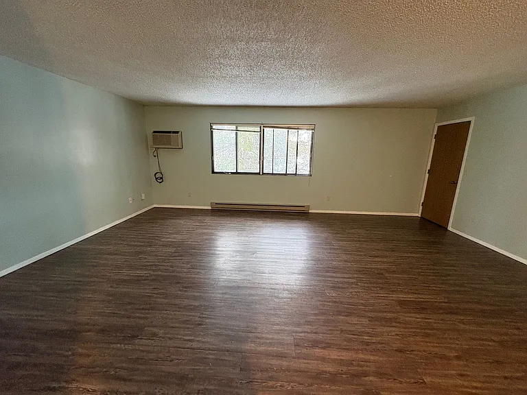 700 Park Ave — Photo 11