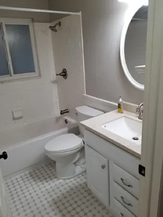 Easy clean bath. All ceramic tile.