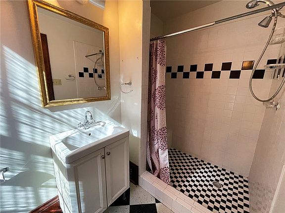 5th image of 4807 Magazine St #A