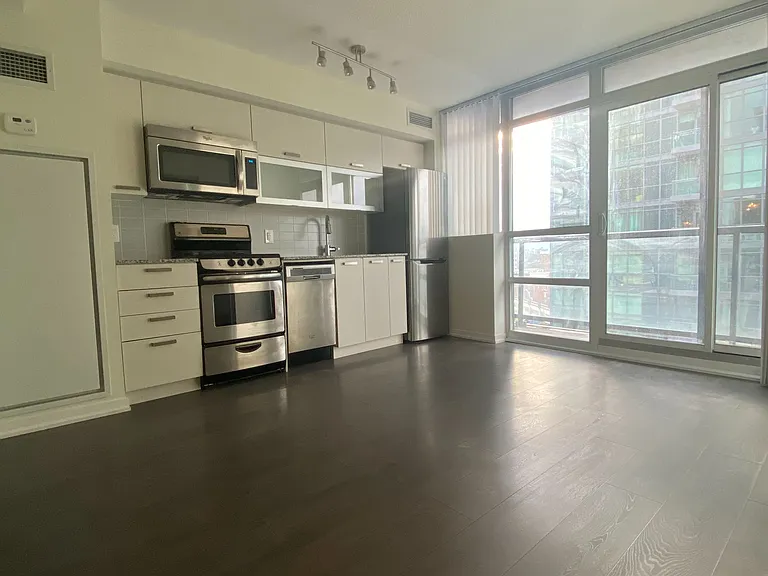 68 Abell St #1016 — Photo 6