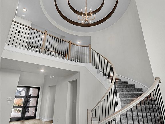 2nd image of 109 Packhorse Ln