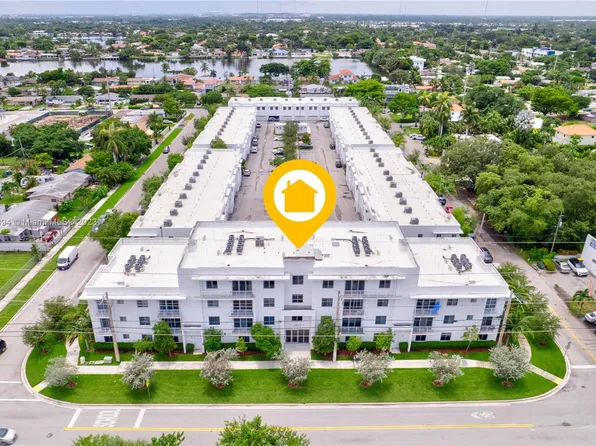 2651 212th Ter #105, Miami, FL 33180
