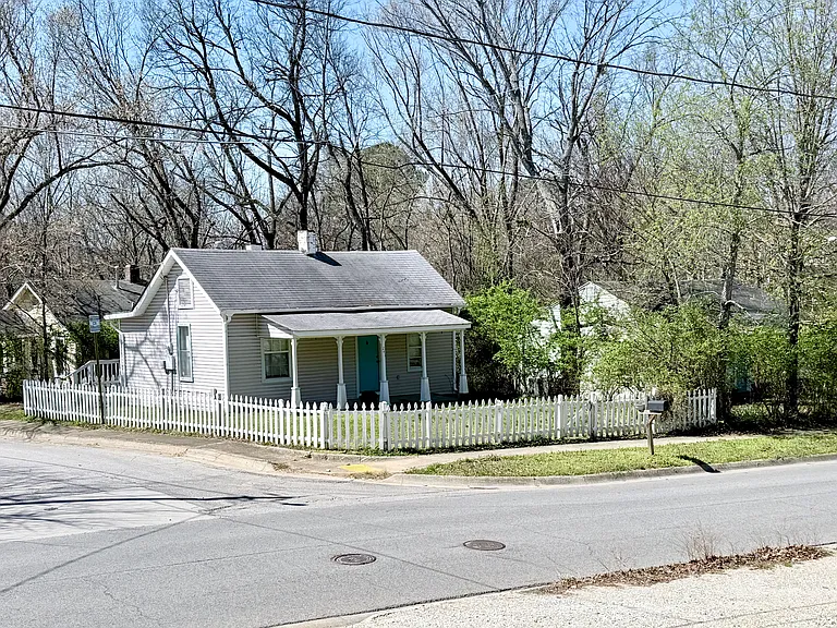 241 E Huntsville Rd — Photo 1