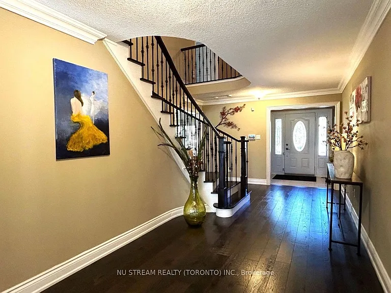 31 Ashfield Dr — Photo 7