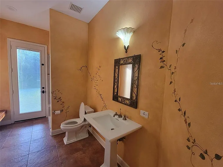 10209 Thurston Groves Blvd — Photo 52