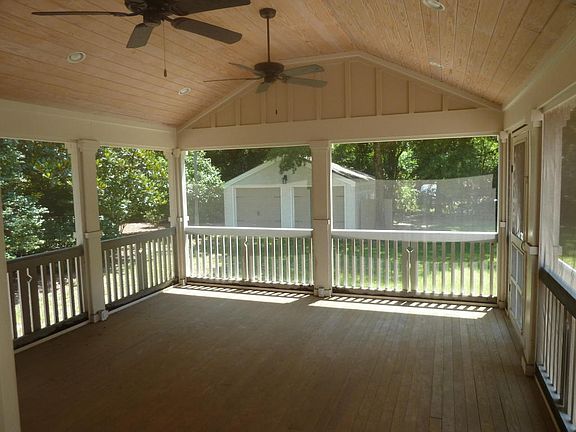 4th image of 1031 Cliffwood Dr