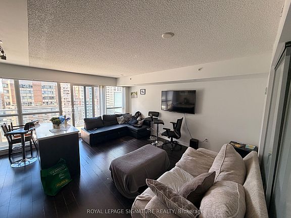 3rd image of 386 Yonge St #1116