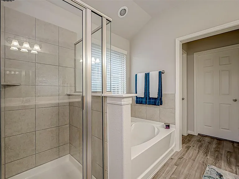 24411 Skytrail Dr — Photo 34