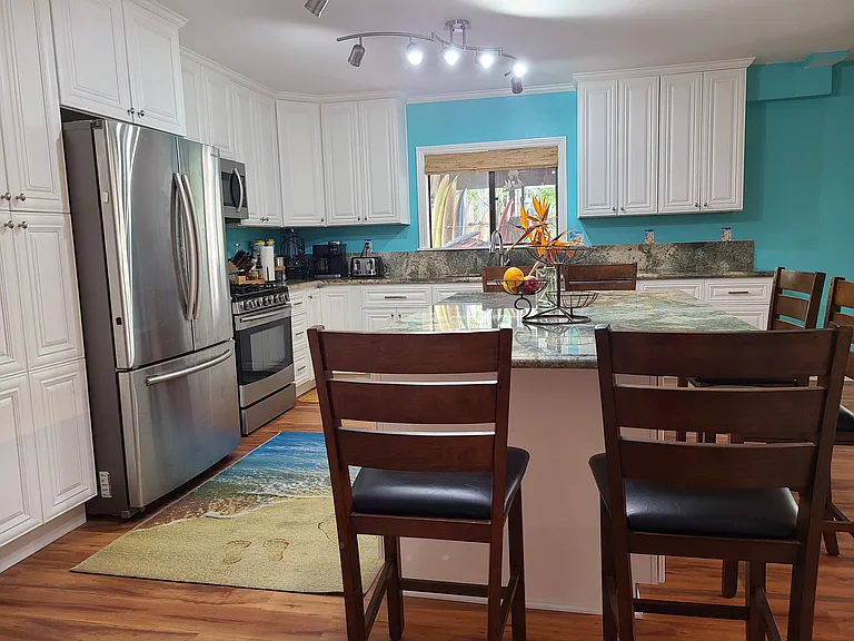 1052B Loring St — Photo 19