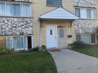 10483 Doris Ct APT 2W, Rosemont, IL 60018