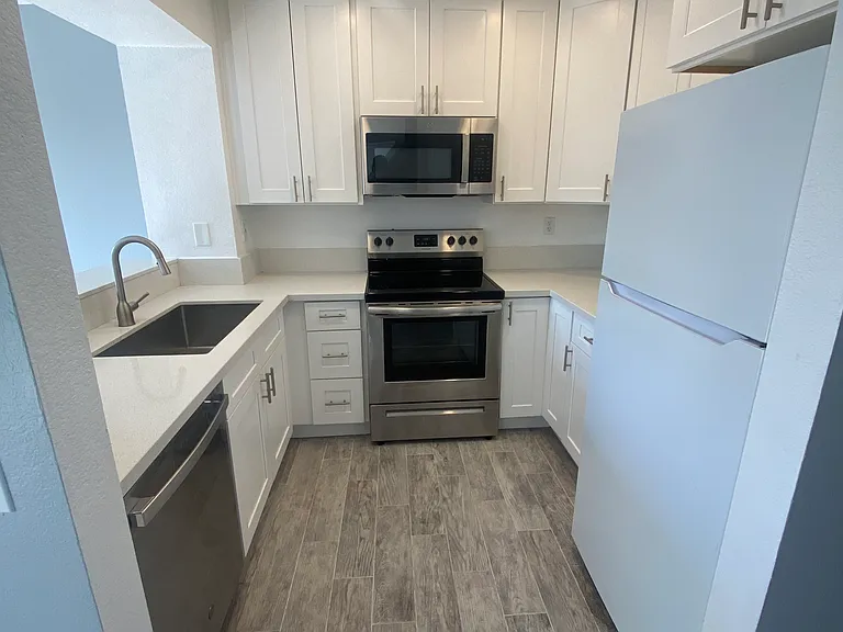 356 Ferrara Way — Photo 2