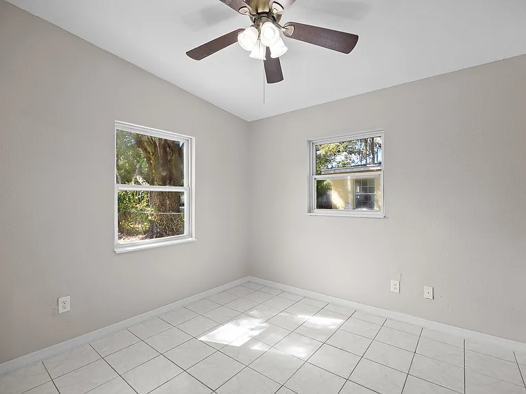 818 28th Street Cir E — Photo 15
