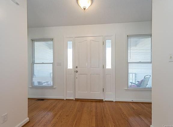 3rd image of 2785 Chapman Cir