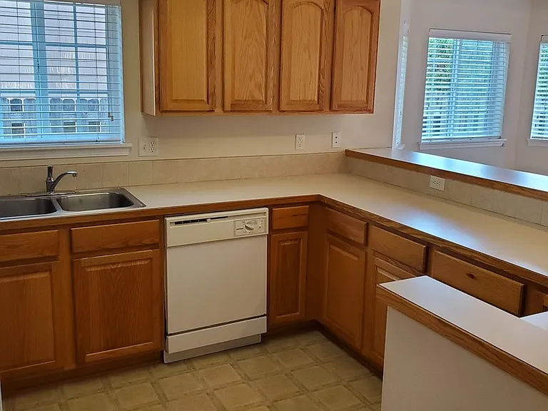 2932 Matt Dr — Photo 7