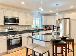 25 Chautauqua Ave, Nashua, NH 03063