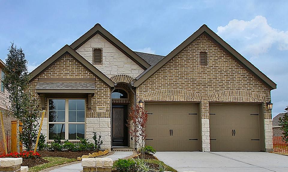1st image of 19402 Blueberry Cedar Dr
