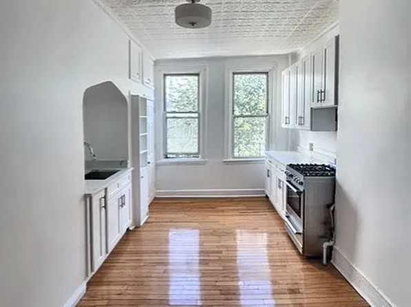 530 Graham Avenue image 1 of 6