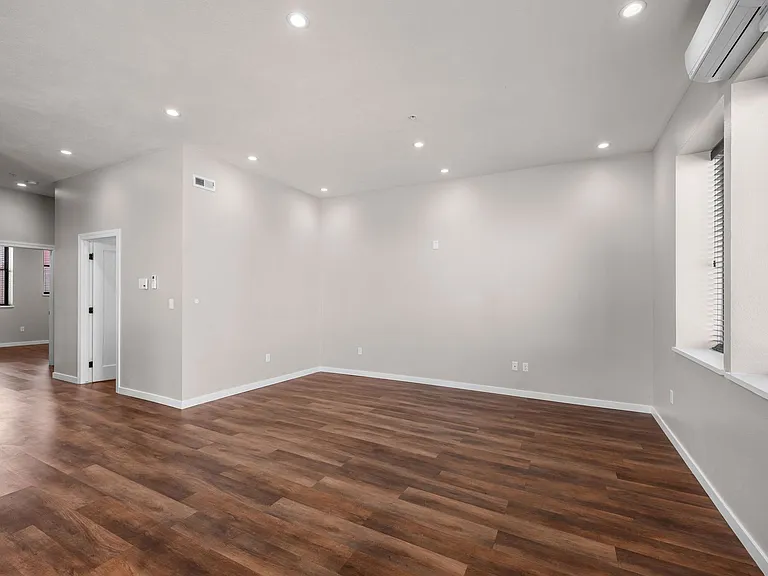 131 S Sherman St — Photo 33