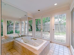 6210 Valley Forge Dr, Houston, TX 77057
